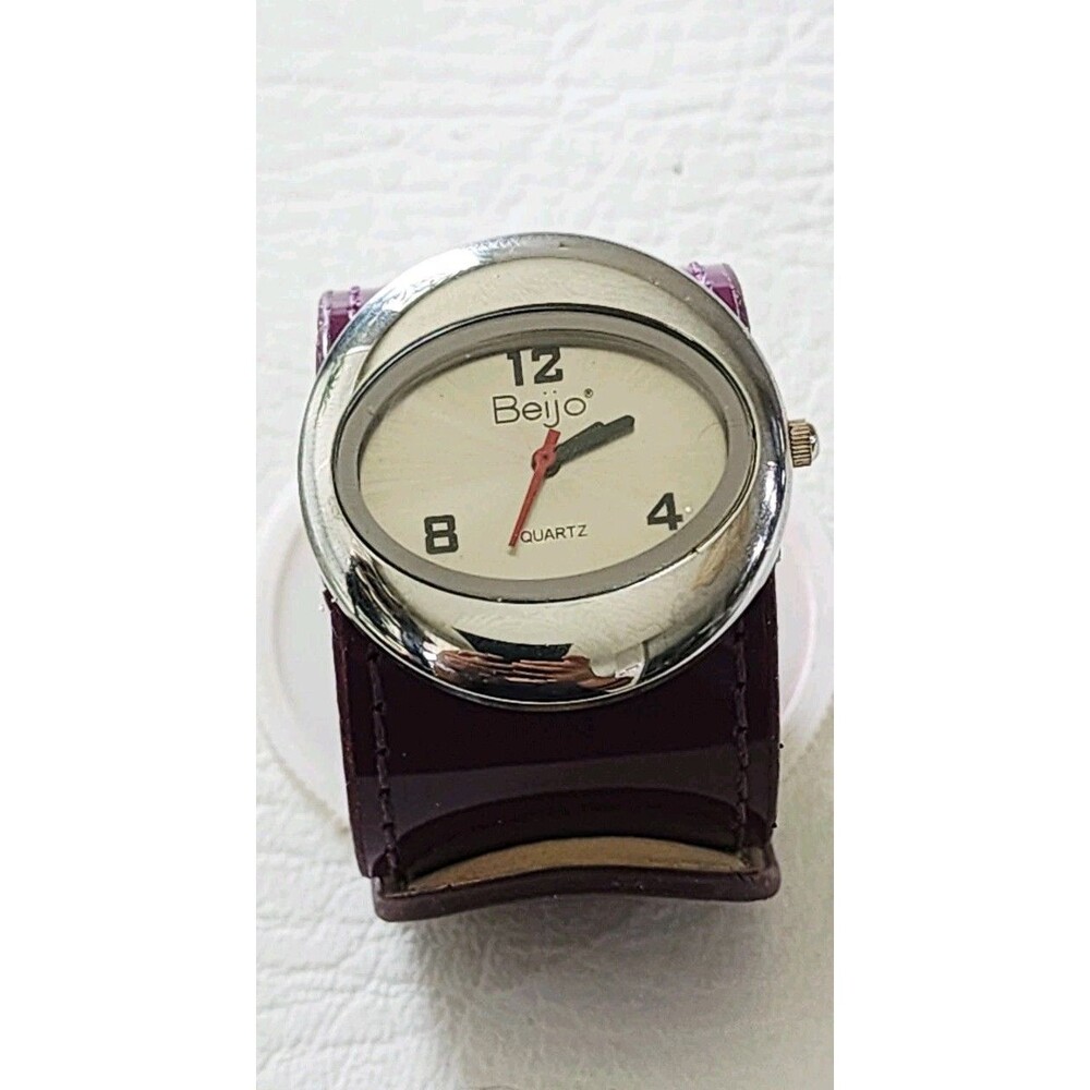 Beijo Analog Wristwatch with Quartz Movement and a Slap Band